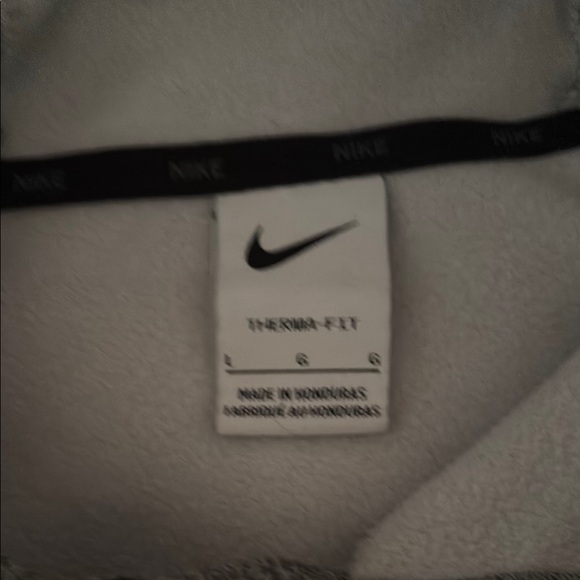 Nike Gray Hoodie Sweatshirt with Drawstrings and Long Sleeves - Picture 2 of 4